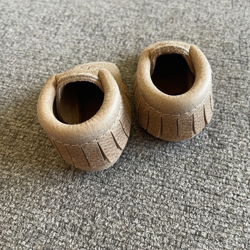 Size 0 Natural Tan Freshly Picked Baby Moccasins EUC Boy Girl Gender Neutral